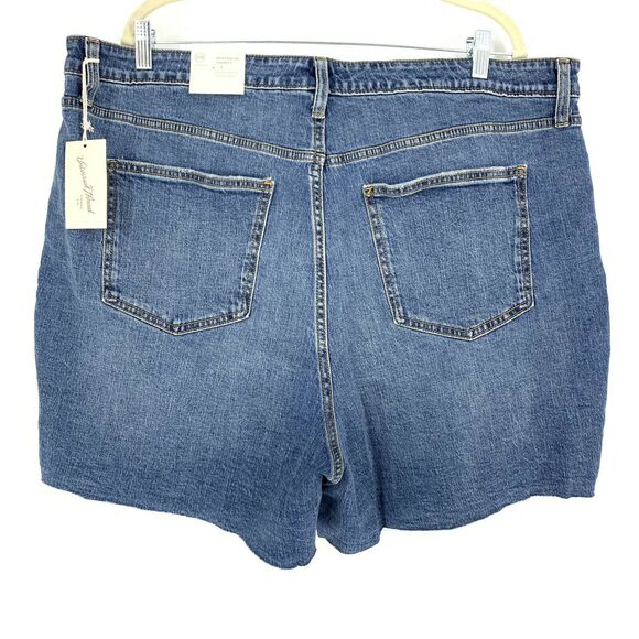 Universal Thread Boyfriend Shorts Women’s Size 22W Medium Wash - Picture 8 of 8